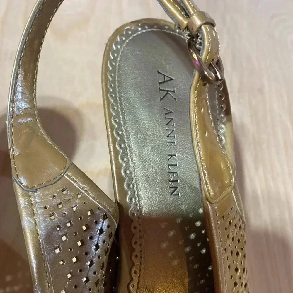 Anne Klein gold Heels